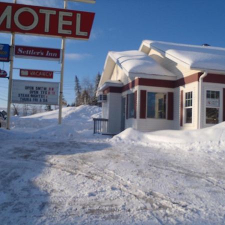 Settler'S Inn & Motel Plaster Rock Екстер'єр фото