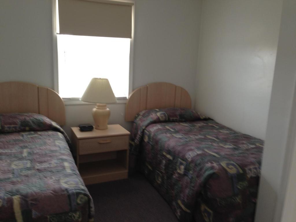Settler'S Inn & Motel Plaster Rock Номер фото