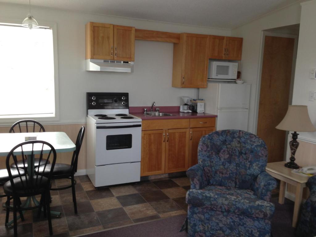 Settler'S Inn & Motel Plaster Rock Номер фото