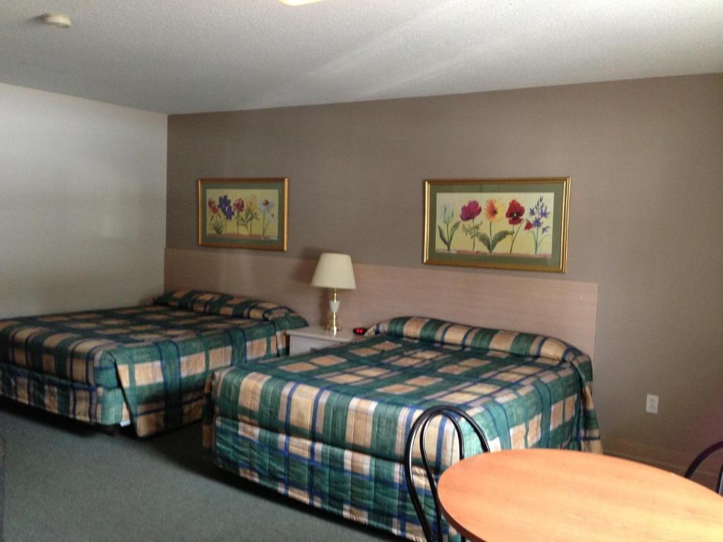 Settler'S Inn & Motel Plaster Rock Екстер'єр фото